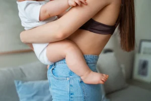 Lire la suite à propos de l’article Accepter son corps après la grossesse : 7 étapes clés